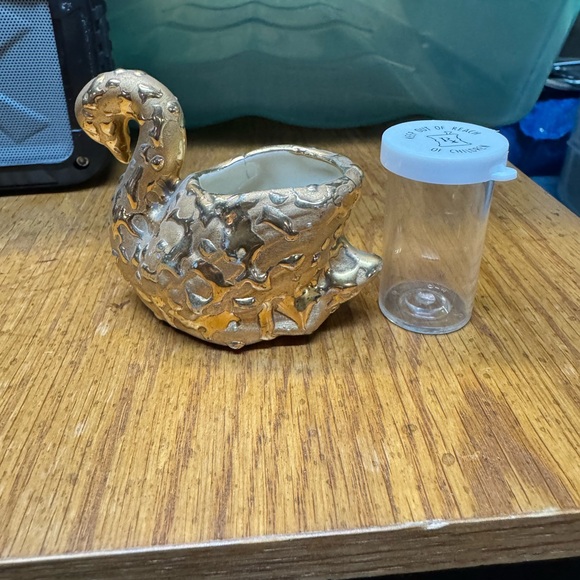 Vintage Set of Decorated 22K bright Gold 2.5” Swans Figurines - Picture 8 of 10